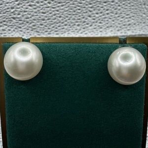 14-15 mm South Sea Pearl Stud Earrings in 14k yellow gold